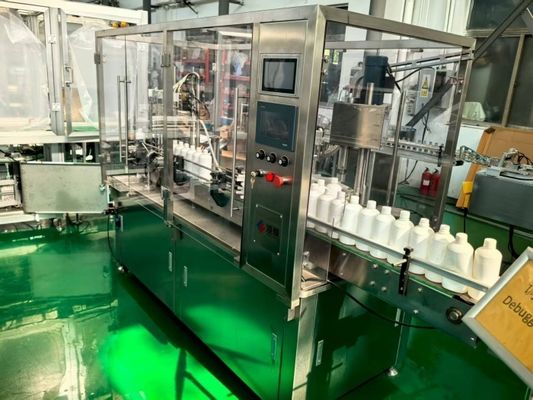 구입하다 자동 무세병, 무압력, 무충전, 무캡핑, 무정지 기능이 있는 100-500ml 플라스틱/유리 병용 액체 충전기 온라인 제품